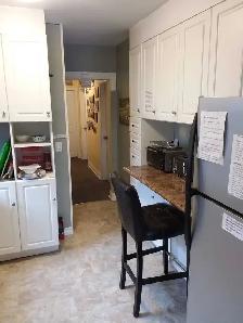 Brock#316 bus 2 min/walk to Glenridge av. non smoking male $575! - Photo 8
