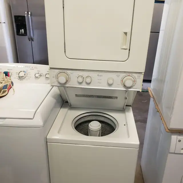 24 inches Whirlpool Heavy Duty washer/dryer ideal for apartment,