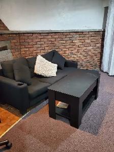 Huge Master Bedroom Available for Rent in Malton - Photo 2