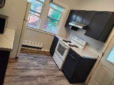 Clean, furnished rooms in student house,Rankin Ave., 5min to UoW - Photo 4