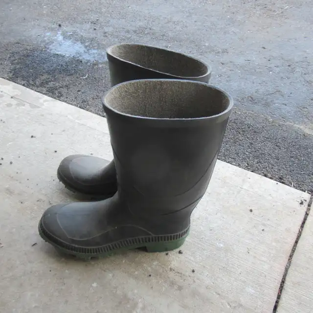 MEN'S RUBBER BOOTS
