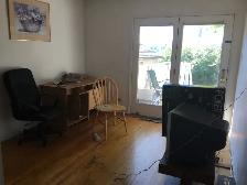 5 min Walk to Lions Park Ctrain/ 2min North Hill Shoping Mall - Photo 4