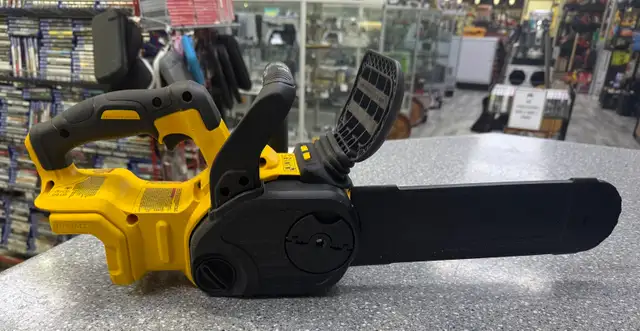 Dewalt DCCS620 20V XR 12" Chainsaw Tool Only