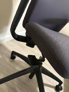 Office Chair - Photo 3