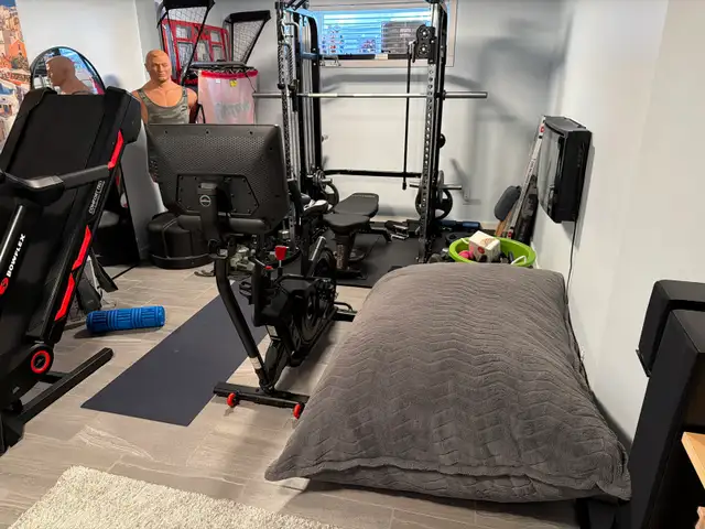 Large Pillow Bed