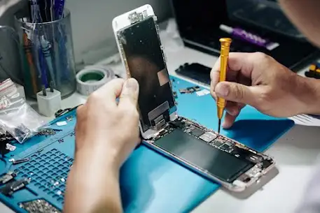 cell phone technicians