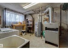 Heart of Old Strathcona - 1 bed with parking - Photo 9