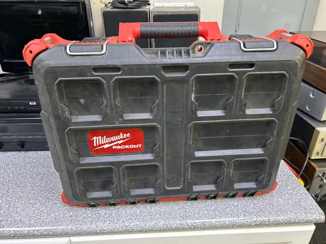 Milwaukee 48-22-8424 22" Packout