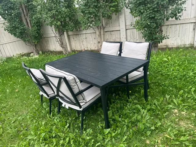 outdoor patio set