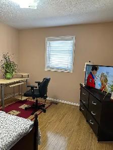 PRIVATE ROOM BRAMPTON FURNISHED M/F BUS STOP - Photo 6