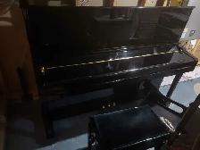 Yamaha Upright Piano – Excellent Condition (9/10) - Photo 10