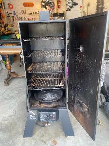 Masterbuilt Smoker - Photo 3
