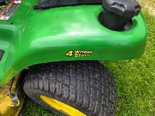 John Deere Lawn Tractor - Photo 2