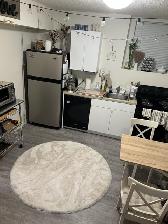 Furnished Bachelor Available in Fairview Heritage Home - Photo 3