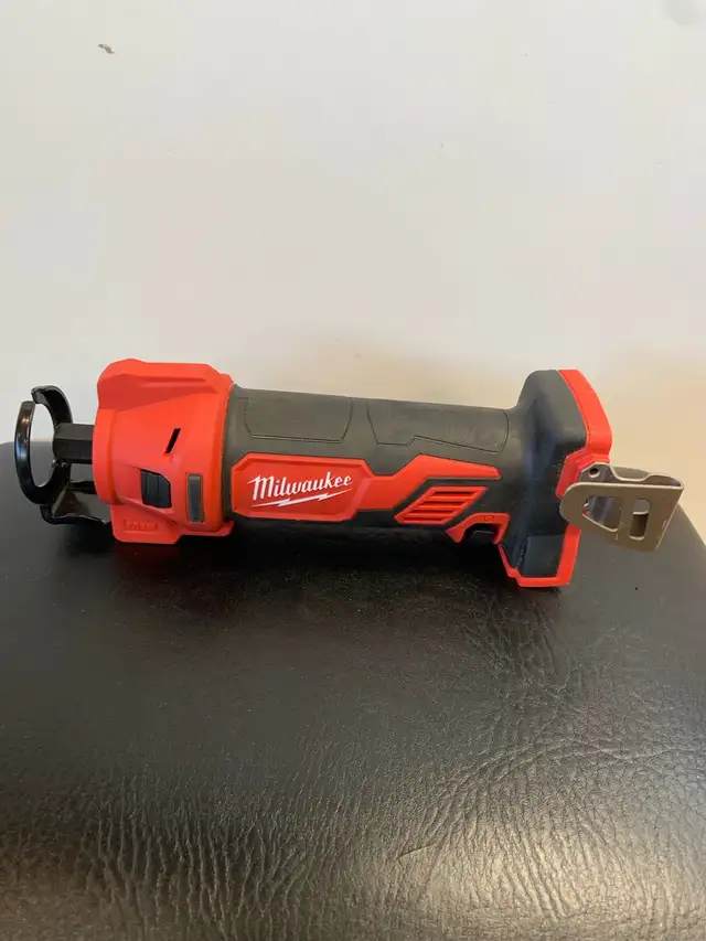 Milwaukee Cut Out Tool