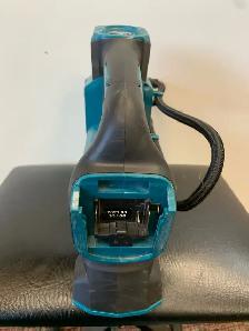 Makita Battery Powered Air Inflator - Photo 4