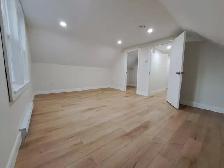 Beautiful 4-BR   Loft Upper Unit - Fully Renovated (Oshawa) - Photo 4