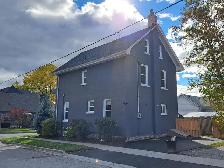 Beautiful 4-BR   Loft Upper Unit - Fully Renovated (Oshawa) - Photo 10