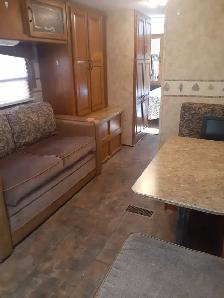 2011 BULLET ULTRA LITE RV TRAILER 27' - Photo 4