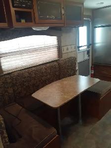 2011 BULLET ULTRA LITE RV TRAILER 27' - Photo 5