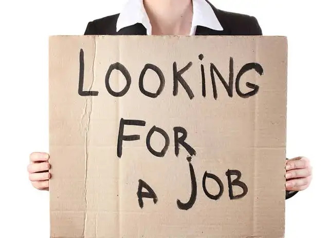 French student: looking for a full-time or part-time job