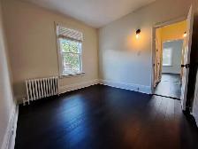 Beautiful 2-BR Main Floor Unit - Fully Renovated (Oshawa) - Photo 4
