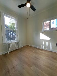Beautiful 2-BR Main Floor Unit - Fully Renovated (Oshawa) - Photo 5