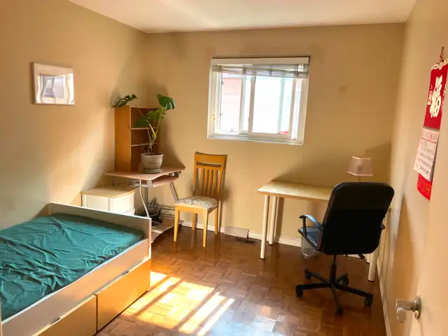 furnished BEDROOM w/ Private Bathroom near Seneca