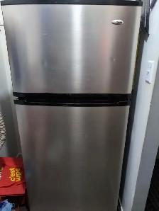 Frigo très bon état , 200$ nego