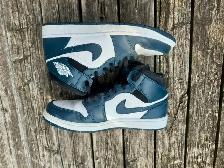 Air Jordan 1 Mid 'Armory Navy' (554724-411) - Men's Size 10