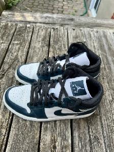 Air Jordan 1 Mid 'Armory Navy' (554724-411) - Men's Size 10 - Photo 3
