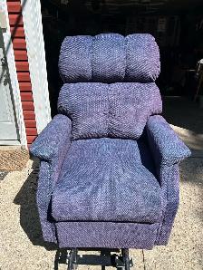 Pride Mobility lift chair. - Photo 7