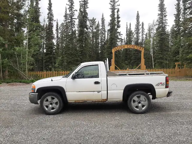 2006 GMC REGCAB SHORT BOX V6 4X4