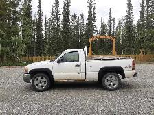 2006 GMC REGCAB SHORT BOX V6 4X4