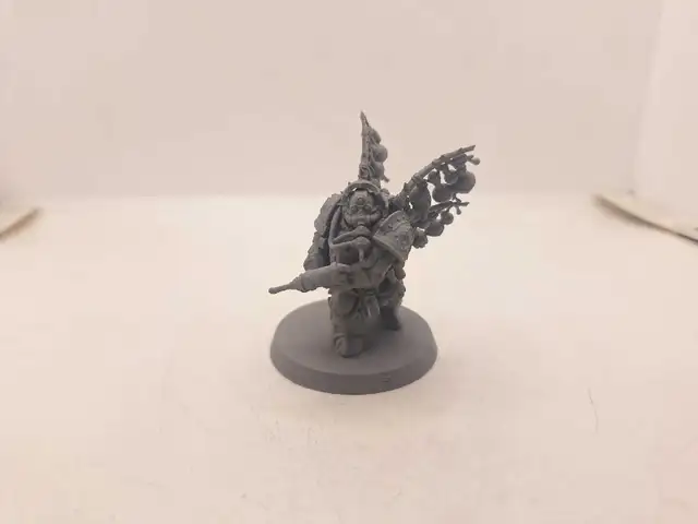 Warhammer 40k Deathguard Primed Gray Biologus Putrifier