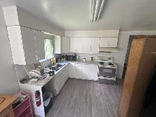 Main floor near University of Calgary - Photo 2