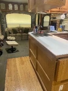38ft titanium 5th wheel house trailer - Photo 3