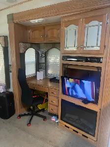 38ft titanium 5th wheel house trailer - Photo 10