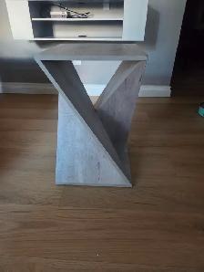 Brand new Rustic end table - Photo 2
