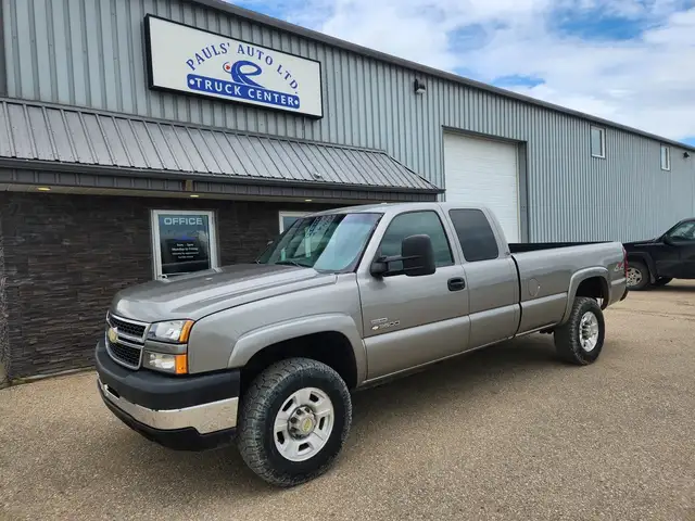 2006 Chevrolet Silverado 2500 Ext Cab 4X4 LT 6.6L - Rebuilt Titl