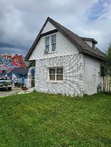 CLEAN ROOM ALL INCLUSIVE SHARED ACCOMMODATIONS MOVE IN ASAP