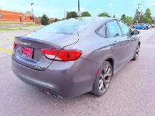 2015 Chrysler 200 S 4dr Front-wheel Drive Sedan Automatic - Photo 4