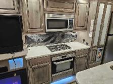 2020 Forest River CEDAR CREEK 38 EL - Photo 18