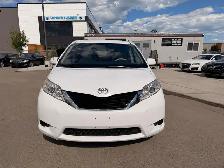 2014 Toyota Sienna LE V6 8-Pass : LOW MILEAGE - Photo 2