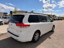 2014 Toyota Sienna LE V6 8-Pass : LOW MILEAGE - Photo 4