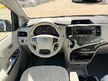 2014 Toyota Sienna LE V6 8-Pass : LOW MILEAGE - Photo 14