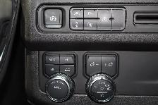 2024 GMC Yukon XL 4WD 4dr SLT - Photo 16