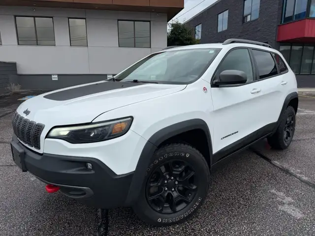 2019 JEEP CHEROKEE TRAILHAWK | 4WD | 1 OWNER | CLEAN CARFAX