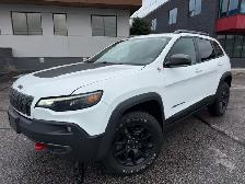 2019 JEEP CHEROKEE TRAILHAWK | 4WD | 1 OWNER | CLEAN CARFAX - Photo 2
