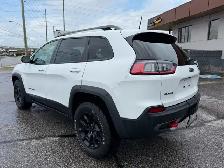 2019 JEEP CHEROKEE TRAILHAWK | 4WD | 1 OWNER | CLEAN CARFAX - Photo 4